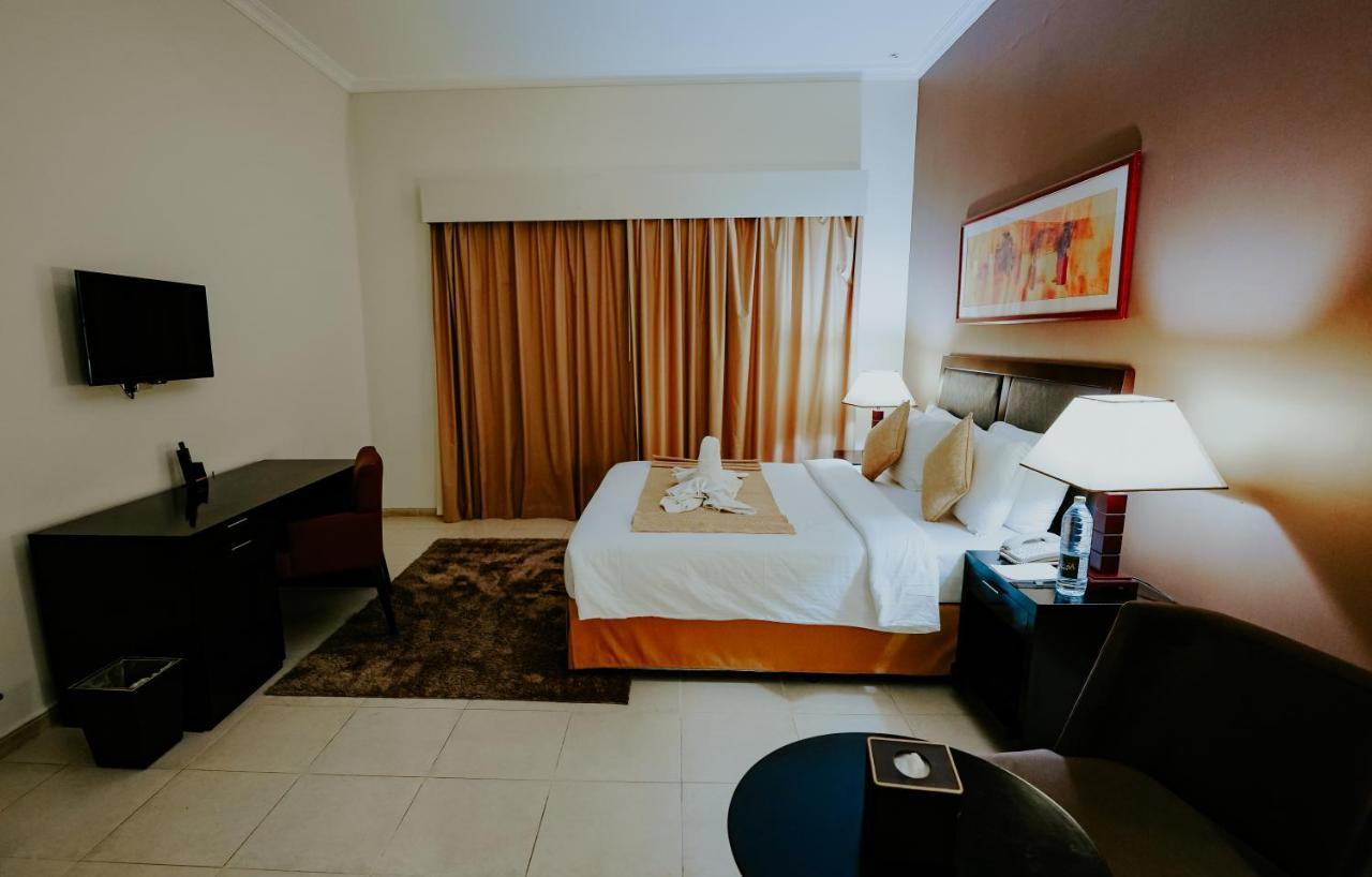 Villaggio Hotel Abu Dhabi Exteriör bild