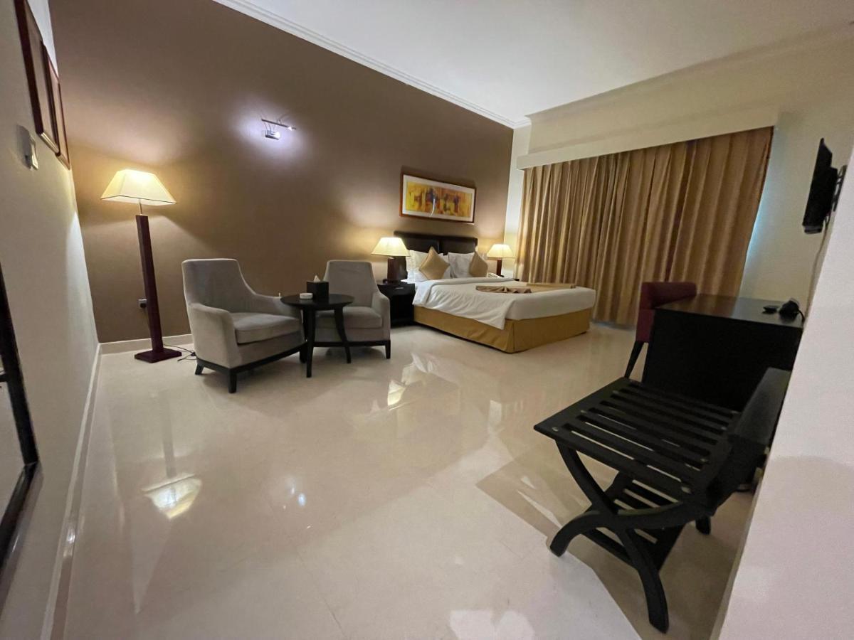 Villaggio Hotel Abu Dhabi Exteriör bild