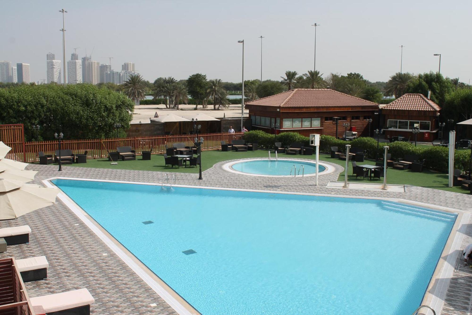 Villaggio Hotel Abu Dhabi Exteriör bild
